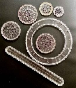 Comparing the new Spirograph® Deluxe Set to the old Super Spirograph:  In-Depth Review - SpiroGraphicArt